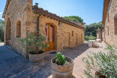 Image de Appartement avec Wifi, piscine, climatisation, Tv, animaux admis, parking, près de San Gimignano