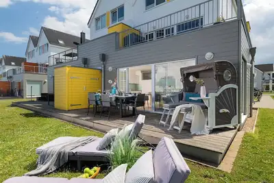 Image de Kleine Freiheit - right on the water, shower, sauna, terrace, beach chair