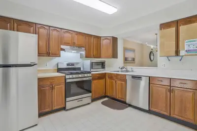 Image de Conveniently Located Alexandria Townhouse