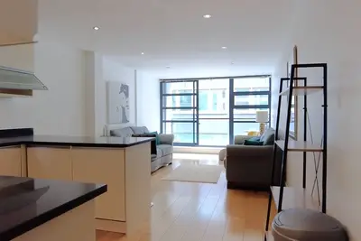 Image de Perfect blend of modern convenience &urban charm.