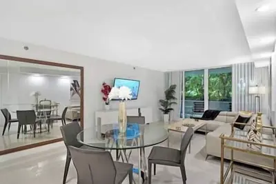 Image de Oasis! (4 bedroom condo)