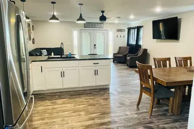 Image de Shawano lake front resort! remodeled large open concept central air/heat