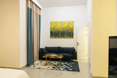 Image de Spacious 5-bedroom townhome with Ac, Spa and massage, in marvelous Accra