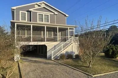 Image de Coastal Retreat: Charming Beach House Near Lewes Beach