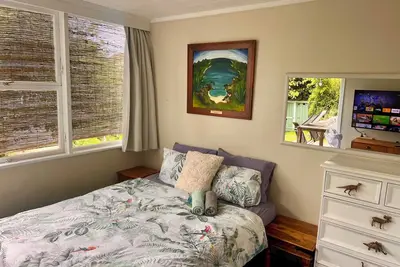 Image de Bunny Bnb, Backyard, lower level, past gate.