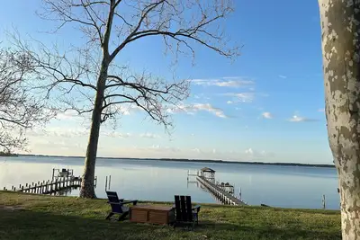 Image de Charming 3-bedroom house in Deltaville with Stunning Views and Beautiful garden!