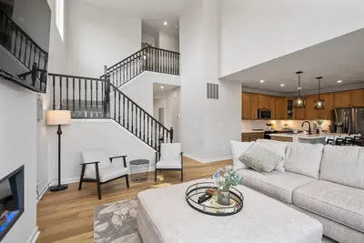 Image de Lunar Haven – Gorgeous 5 Bdr Just 25 Min from Ark Encounter!