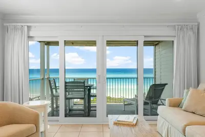Image de Gulf-Front Getaway — Seamist #5 with Bikes & Spectacular Balcony Views