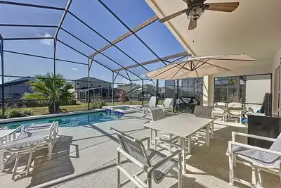 Image de ⭐ ⭐ Gated Community | Modern | 4 Bed | 3 Bath | South Facing Large Pool Deck ⭐⭐