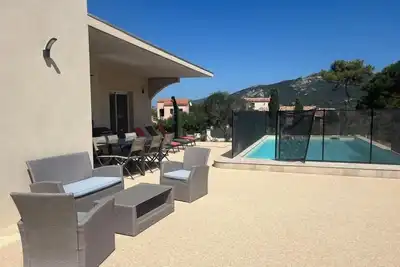 Image de Villa 6/8 personnes à San Ambroggio\n10m à pied de la plage, des commerçants
