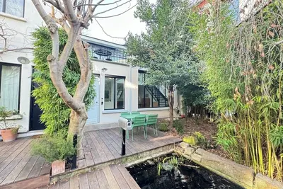 Image de Beautiful newly renovated townhouse in green setting