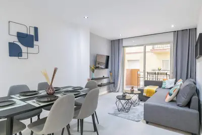 Image de Beautiful 2br - 20 meters from beach - in city center