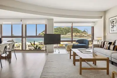 Playa de la Concha 9 by FeelFree Rentals