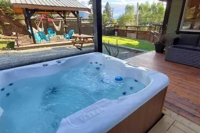 Image de Cottage-Salle de bain privée extérieure-Large