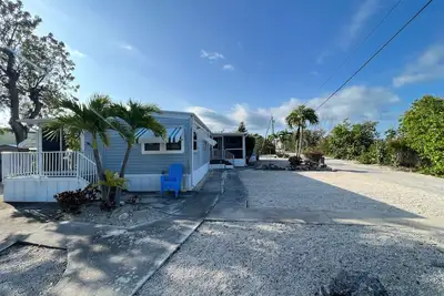 Image de Cozy 2-bedroom mobile home in enchanting Marathon with WiFi, Ac.