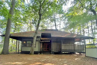 Image de Little Sebago Lake Retreat with Sand Beach on a Private Point