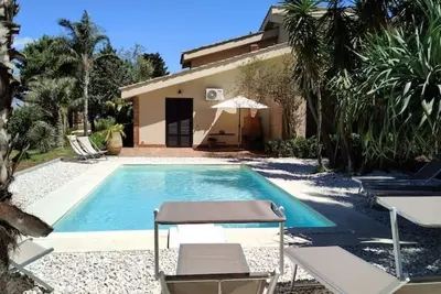 Image de Cleo Sicilian villa: de luxe villa with sea view pool