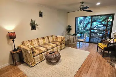 Image de Charming 2-bedroom condo in Zilker Park ~ Steps from Barton Springs Pool