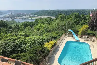 Image de The Galloway House - Pool + Million Dollar View - Staycation Awaits!