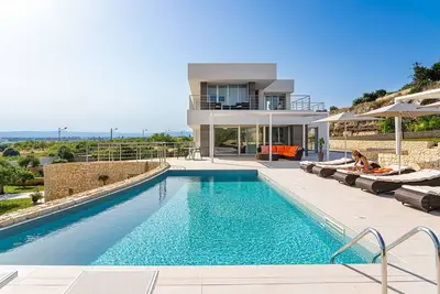 Image de Villa à Isola avec 6 chambres à coucher, 12 couchages