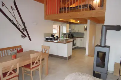 Image de Alpine hut with breathtaking mountain views and proximity to the lift in the Zil