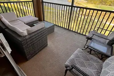 Image de Gorgeous River Strand top floor Luxury Condo