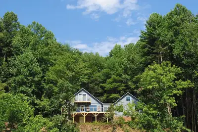 Image de 24-Acre Cottage w/ Hot Tub ~ 10 Mi to Blowing Rock