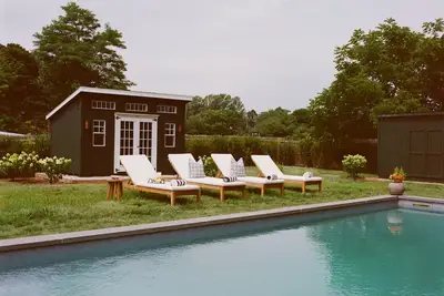 Image de Stylish beach getaway: pool in prime location