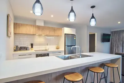 Image de Spacious, Modern Shotover Home For Family & Friends
