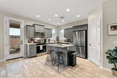 Image de Discover Cottonwood Modern Vineyard: A spacious 3br retreat for 8 in scenic Cottonwood, Az.