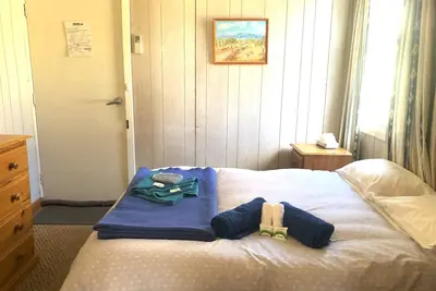 Image de Cabin 8 - 2 rooms plus ensuite. Guests have access to all amenities