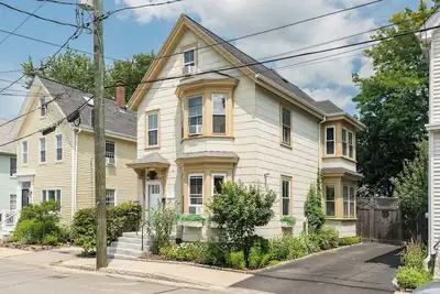 Image de Historic Charm, Modern Comfort