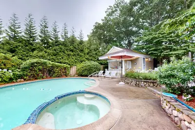 Image de Private pool close to beach with cabana, grill, Ac, and patio