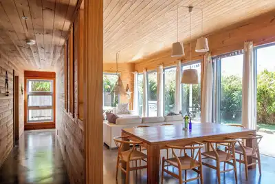 Image de \"Whiteleaf\" Luxury. Linen included