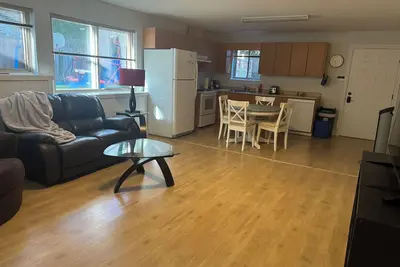 Image de Cozy and welcoming home in Coquitlam