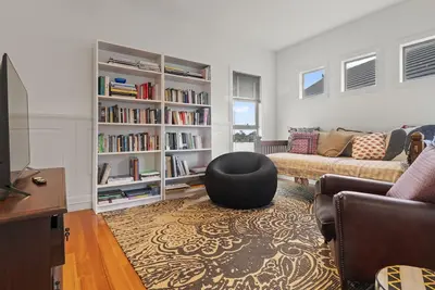 Image de Lakeside 3-Bed Family Home with Amazing Views