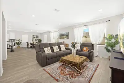 Image de King Beds/4 Tvs/New/Comfortable