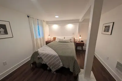 Image de #LiebeHausPDX - A mid-century-modern apartment near Reed College