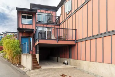Spacious 3 Bedroom Townhome, Sooke, Bc