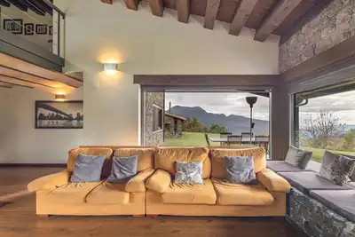 Image de Chalet \"Casa Campelles 2\" avec vue sur les montagnes, terrasse partagée et Wi-Fi