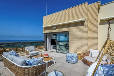 Image de #Breathtaking 4br/3ba Duplex Seafront