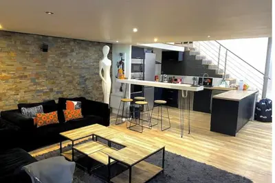 Image de Loft proche centre Paris y loger ou professionnel