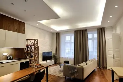 Image de Town Hall Square Apartment. Best Location in Town!