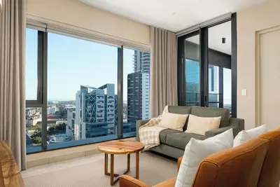 Image de Designer Two-Bedroom in Cape Town | Stunning Views