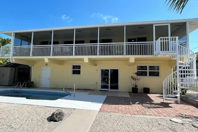 Image de Duck Key house waterfront with 75 Lf of dock and a pool 3 bedrooms 3 bathrooms