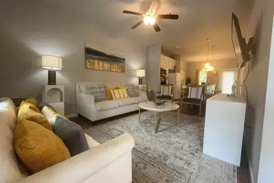 Image de Stylish 2br Apartment – Walk to Vsu, Short Drive to Sgmc