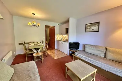 Image de Rez-de-chaussée, vue montagne, balcon, télévision, casier à ski, 32m², Vars