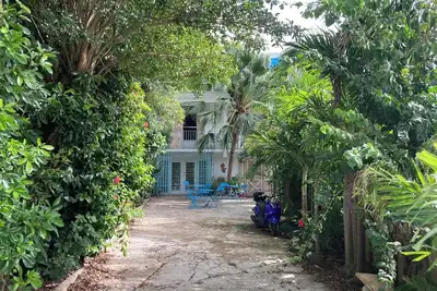 Image de 2-bedroom apartment in Culebra, wrap around porch and roof deck with ocean view!