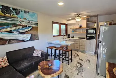 Image de Albatros10 Charming Getaway Ground Floor Condo in the Heart of the City