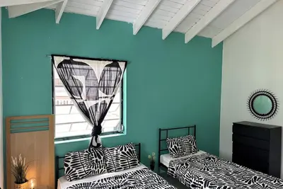 Image de Breezy Lucian Bliss 10 minutes from Centre Attractions!